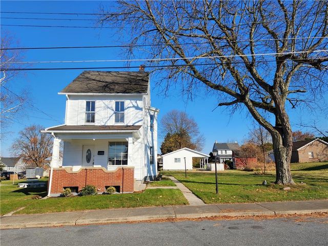 3218 S  2nd St, Whitehall, PA 18052