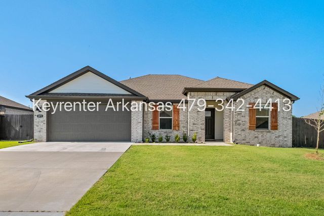 1071 Emerald St, Prairie Grove, AR 72753
