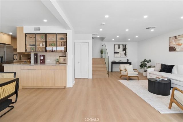 10234 Variel Ave #12, Chatsworth, CA 91311