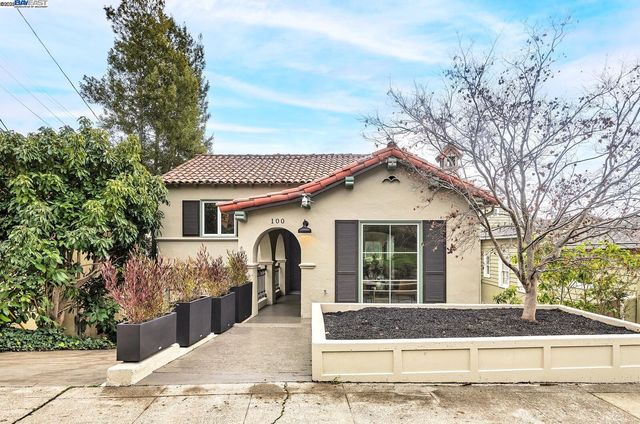 100 Sonia St, Oakland, CA 94618