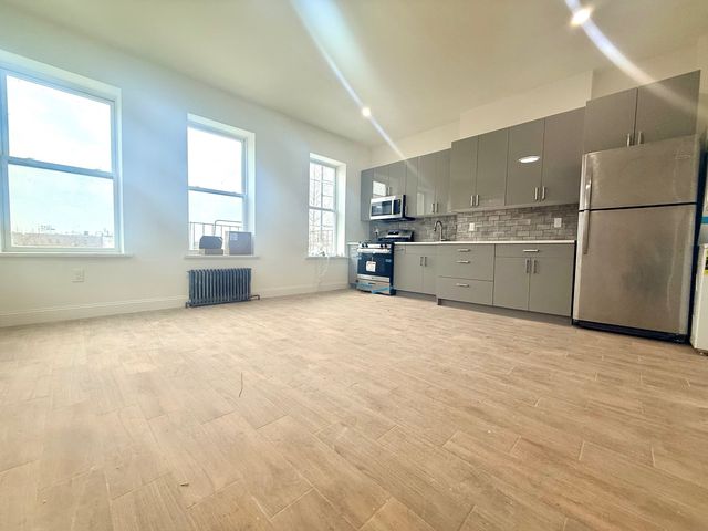 688 Jamaica Ave #3, Brooklyn, NY 11208