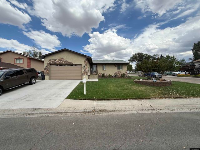 1258 Elm Dr, Rock Springs, WY 82901