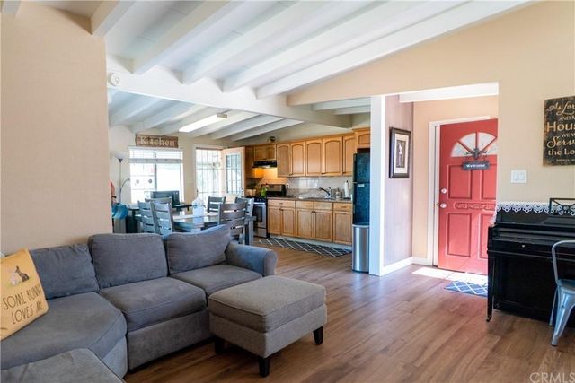 930 N  Fairview St, Anaheim, CA 92801