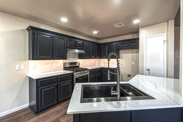 17321 Cedarwood Dr, Edmond, OK 73012