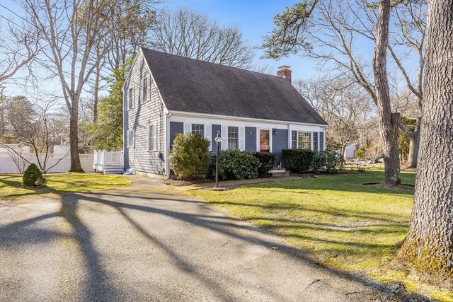 117 Lakeside Dr, Barnstable, MA 02630