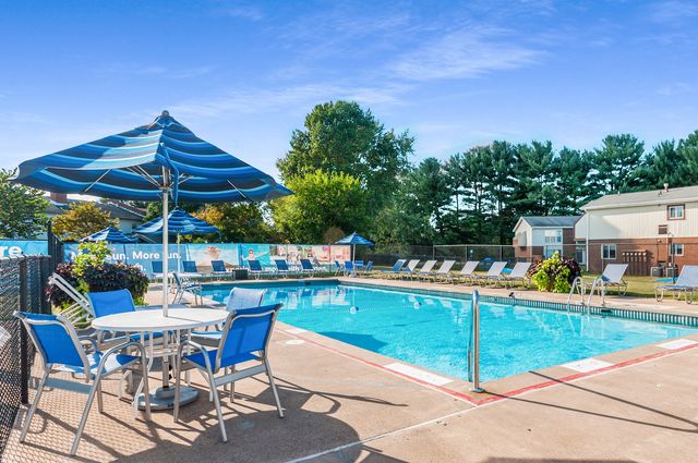 5349 Oxford Dr #59, Mechanicsburg, PA 17055