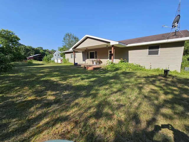 N6431 15th Ave, Almond, WI 54909