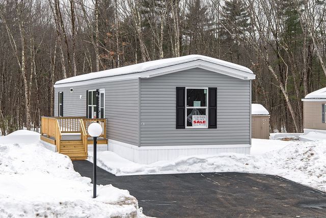 41 Colonial Vlg, Somersworth, NH 03878
