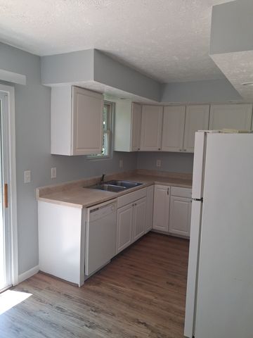 343 N  20th St, Weirton, WV 26062