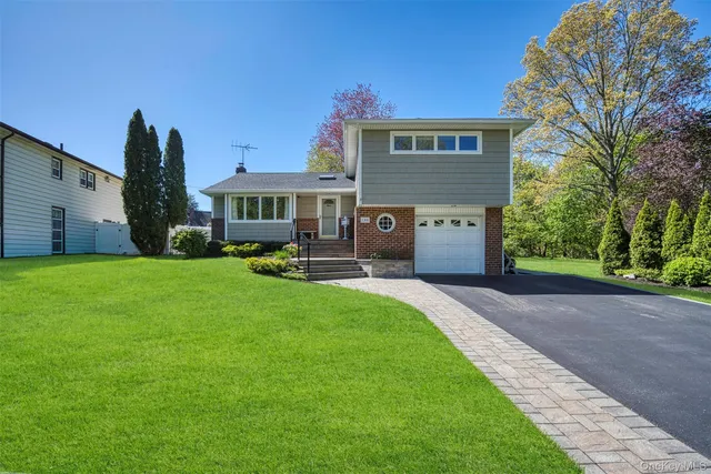 180 Radcliff Drive, East Norwich, NY 11732
