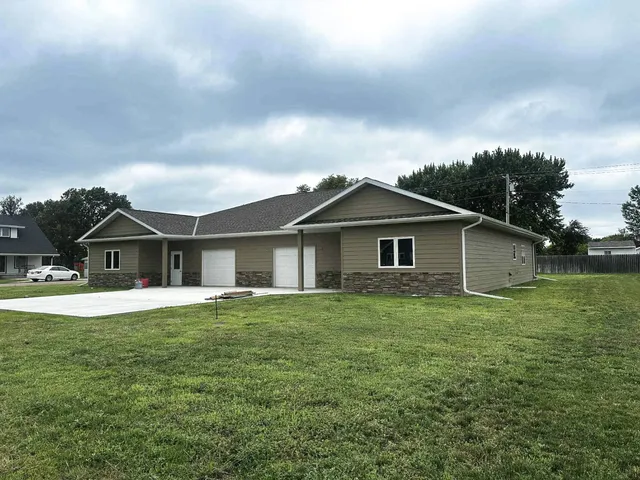 306 S  Walnut St, Arnold, NE 69120
