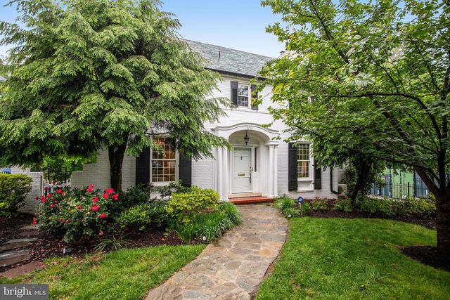 2739 Chesapeake St NW, Washington, DC 20008