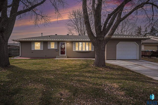 409 N  Catherine Ave, Madison, SD 57042