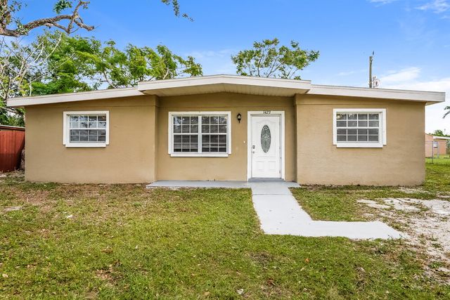 1423 Brookhill Dr, Fort Myers, FL 33916
