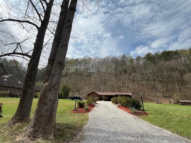 500 Sycamore Rd, Ashcamp, KY 41512