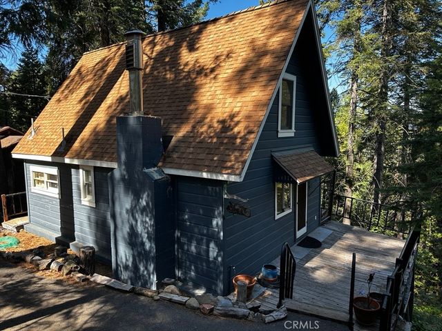 22048 Lakeview Dr, Long Barn, CA 95346