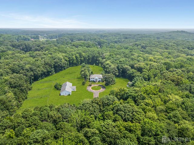447 Stagecoach Rd, Millstone Township, NJ 08510