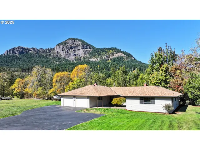 106 Pahatu St, North Bonneville, WA 98639