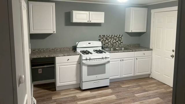 121 Union St #2, Manchester, NH 03103