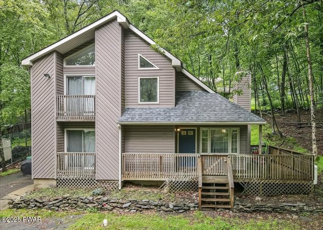 102 Keystone Ct, Dingmans Ferry, PA 18328