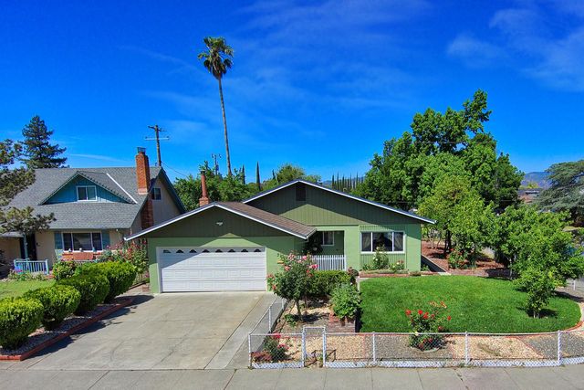 367 Trinity Dr, Vacaville, CA 95687