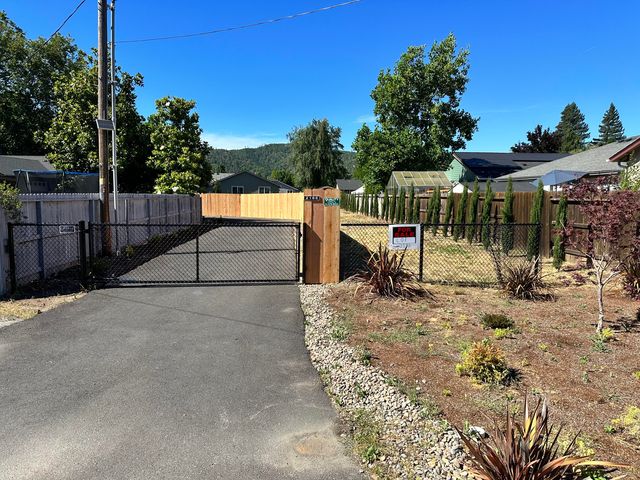 2178 Lower River Rd, Grants Pass, OR 97526
