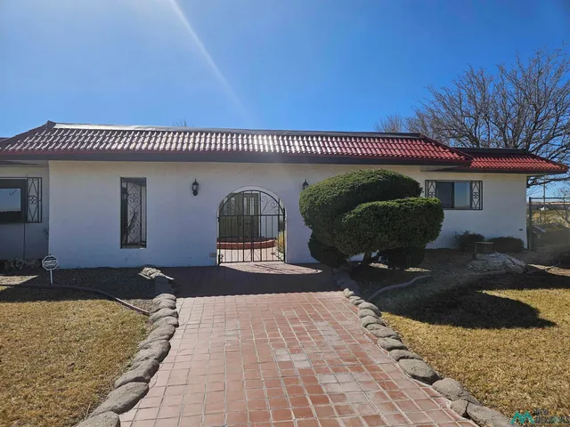 7 Loma Verde Ln, Roswell, NM 88203