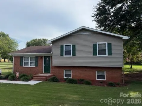 1130 Julius Dr, Salisbury, NC 28147