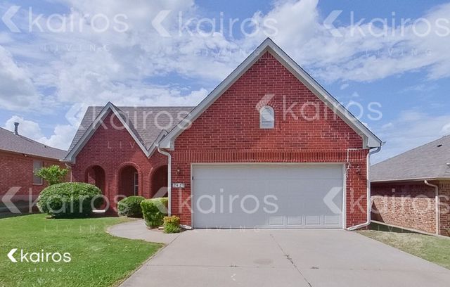 2421 Arbor Dr, Norman, OK 73071