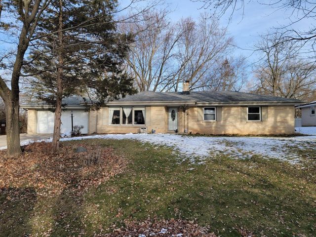 3470 South Russel ROAD, New Berlin, WI 53151