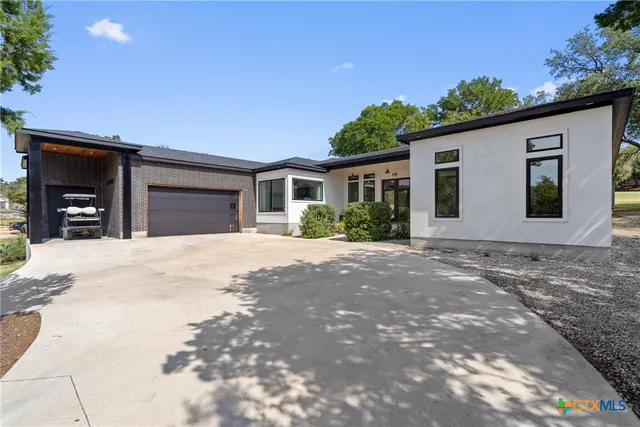 418 S  Venture Blvd, Leander, TX 78645
