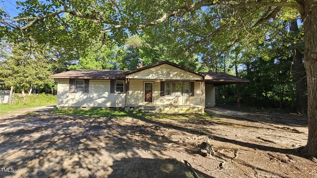 2100 N  Webb St, Selma, NC 27576