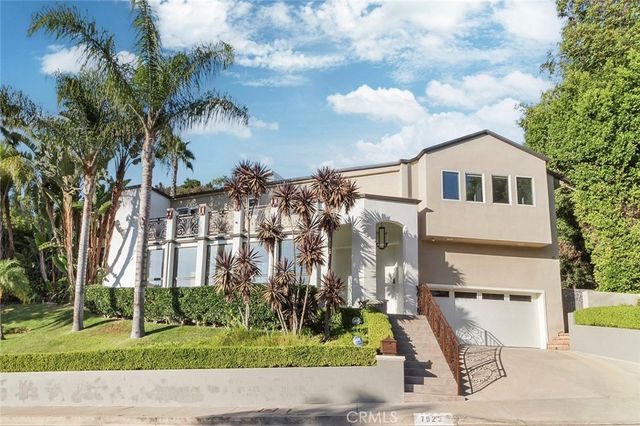 7923 Electra Dr, Los Angeles, CA 90046