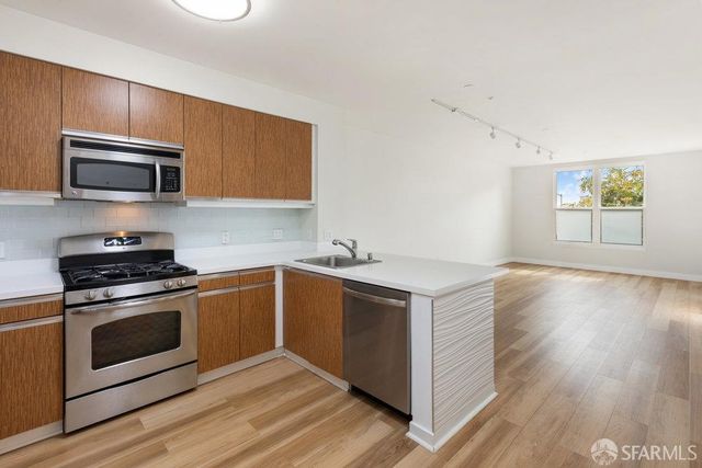 5900 3rd St #2216, San Francisco, CA 94124
