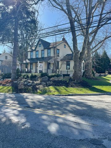 220 Byers Rd, Chester Springs, PA 19425