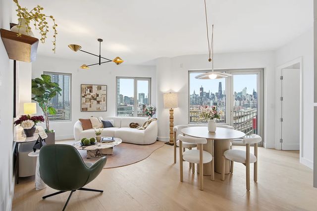 2401 Queens Plz N #1105, Long Island City, NY 11101