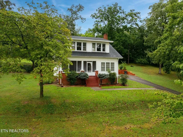 618 Oak St, Athens, TN 37303