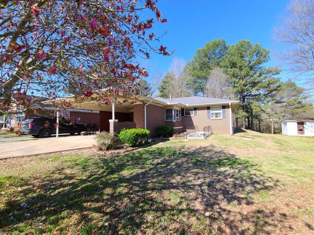 691 Crestline Dr, Piggott, AR 72454