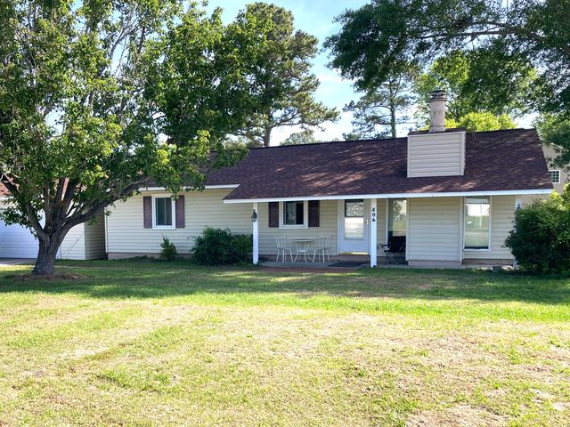 806 Fox St SW, Shallotte, NC 28470
