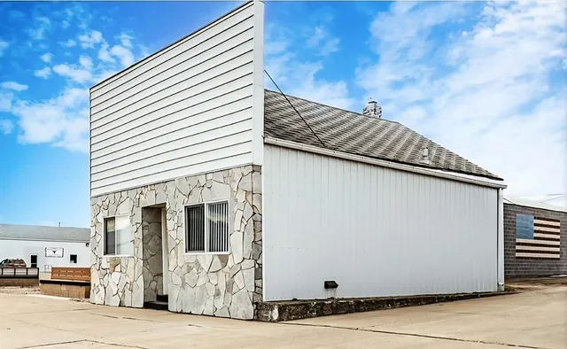 204 Broadway St N, Linton, ND 58552