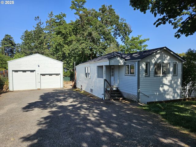 164 N  5th St, Saint Helens, OR 97051