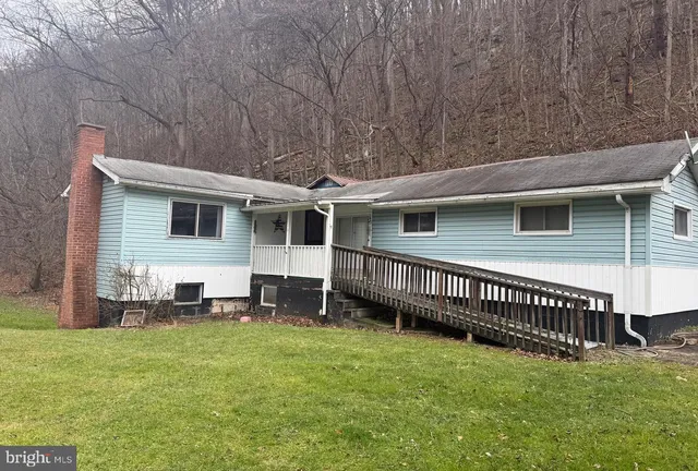 25 Helmick Ln, Keyser, WV 26726