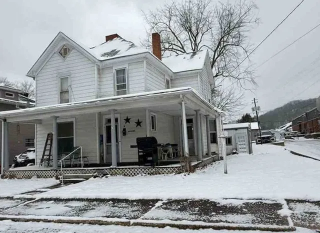 3 Glade Ave, Philippi, WV 26416