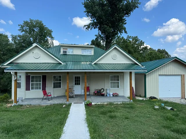 251 S  Main St, Whitley City, KY 42653