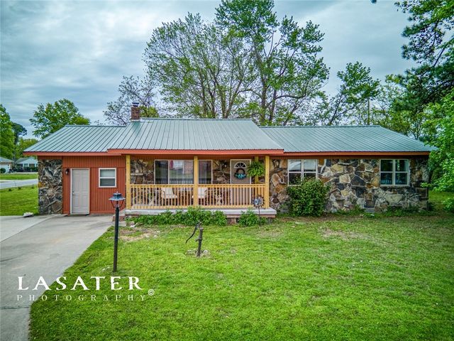 503 Tharp Ave, Green Forest, AR 72638