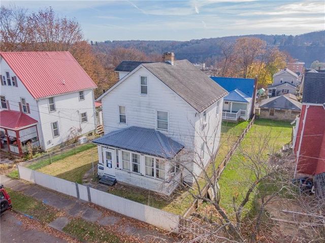 214 Floral Ave, Leechburg, PA 15656