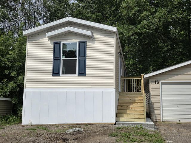 16 Thomas Ln, Chaska, MN 55318