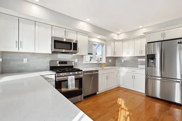 28 2nd St #1, Medford, MA 02155