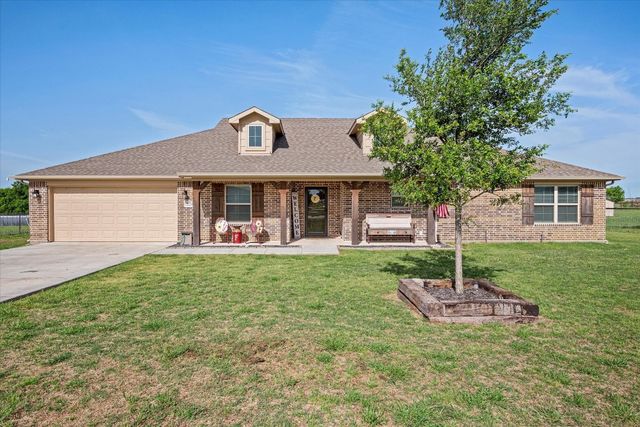 224 Crest Ln, Decatur, TX 76234