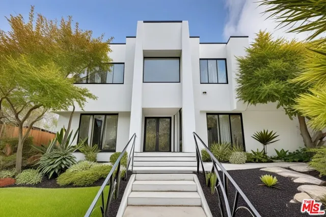 801 N  Alexandria Ave, Los Angeles, CA 90029